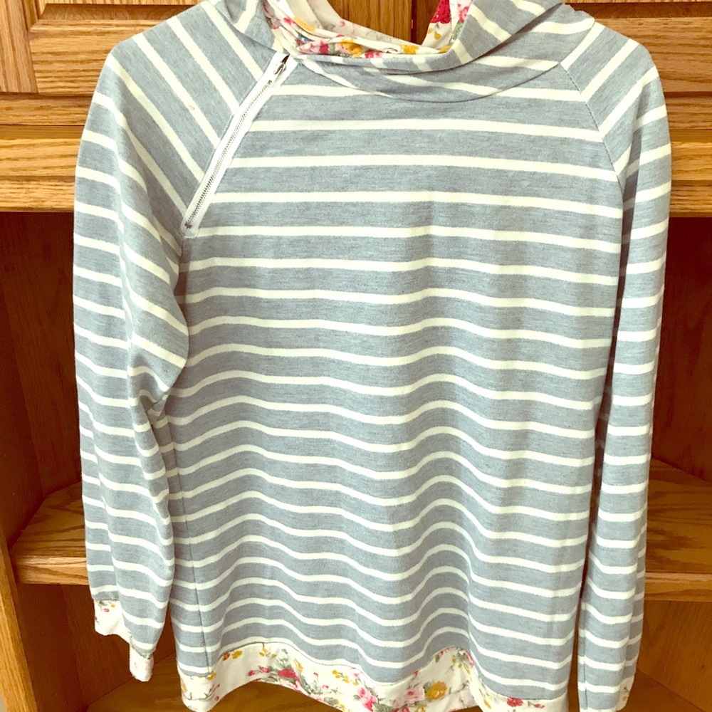 Sweatshirt with floral detail